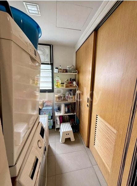 THE LAKEFRONT RESIDENCES 12