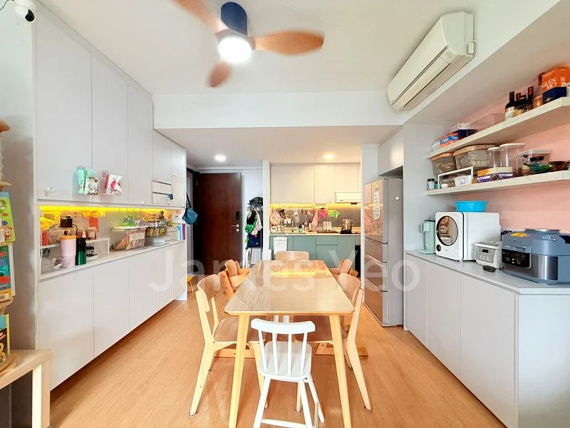 RIVERPARC RESIDENCE 7