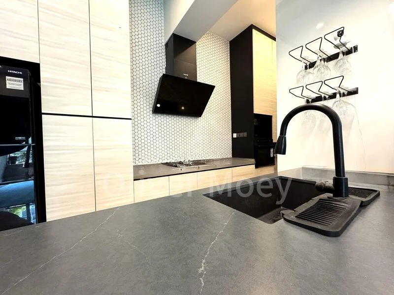 FIFTH AVENUE CONDOMINIUM 9