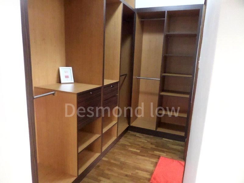 INTERNATIONAL PLAZA 8