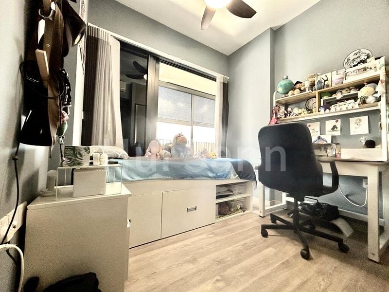 RIVERFRONT RESIDENCES 12