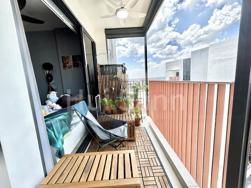 RIVERFRONT RESIDENCES 15