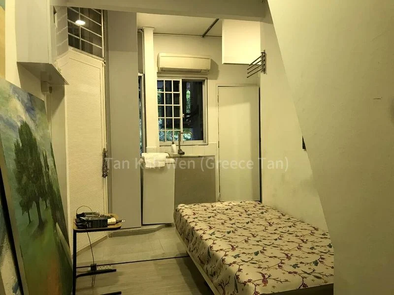 HOLLYWOOD APARTMENTS 3