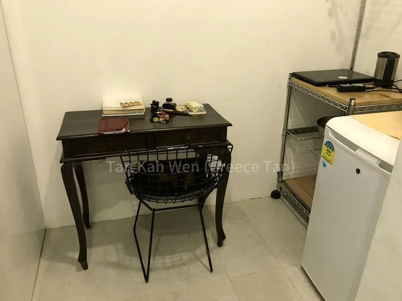 HOLLYWOOD APARTMENTS 8