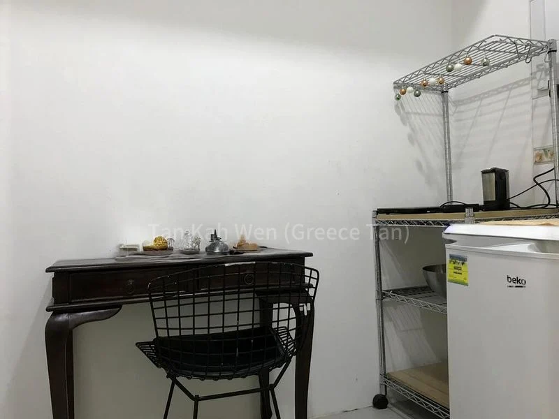 HOLLYWOOD APARTMENTS 9