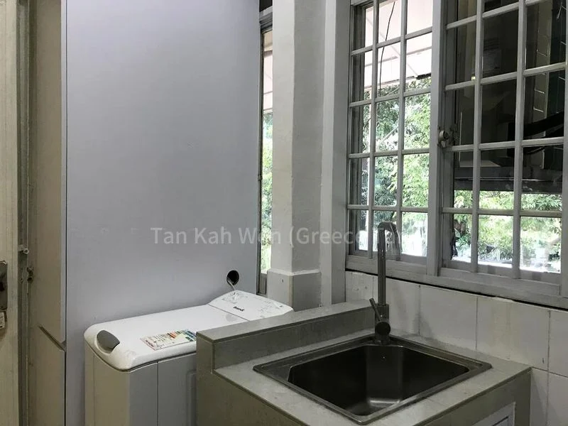 HOLLYWOOD APARTMENTS 10