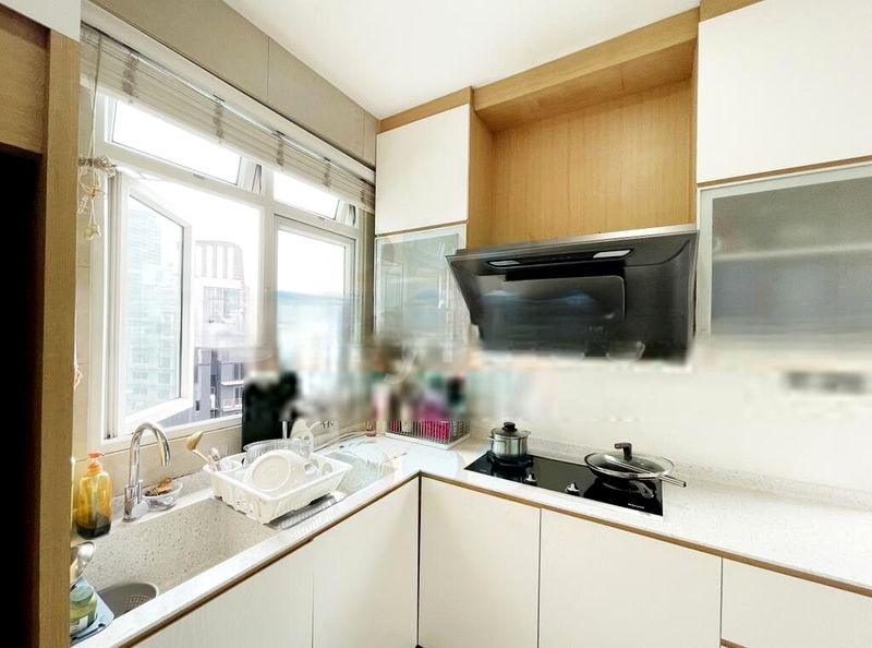 ELIZABETH HEIGHTS 8