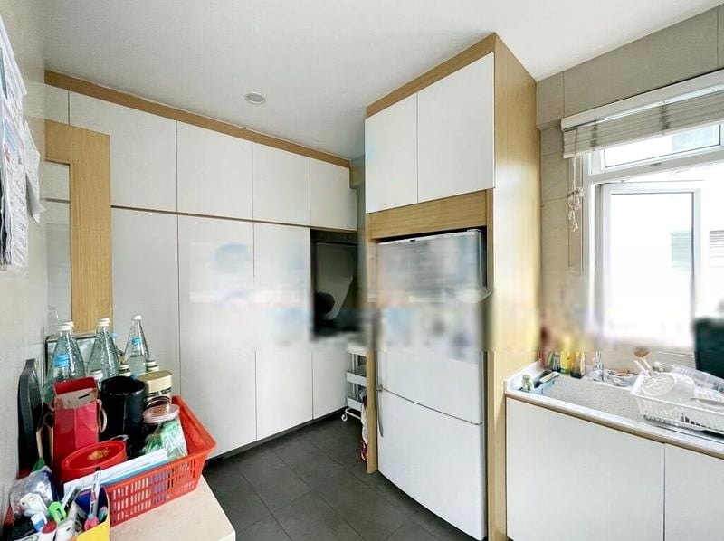 ELIZABETH HEIGHTS 7