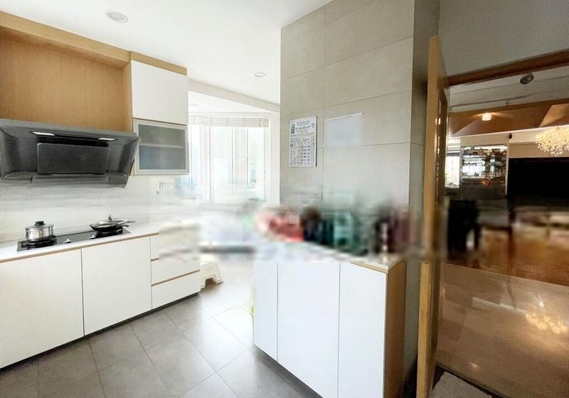 ELIZABETH HEIGHTS 5