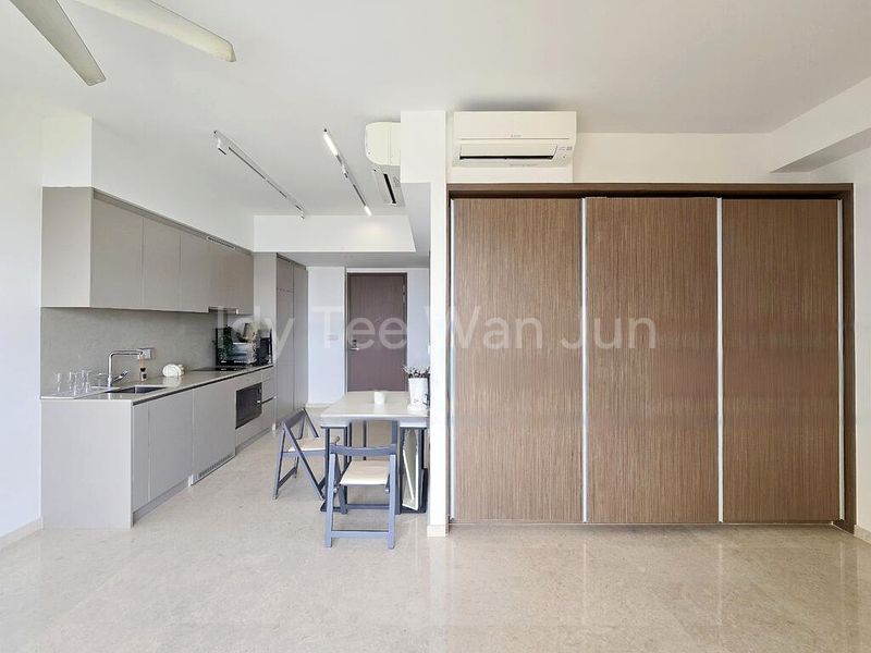 SEASIDE RESIDENCES 8