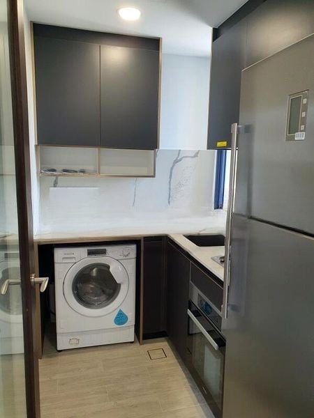 WILSHIRE RESIDENCES 3