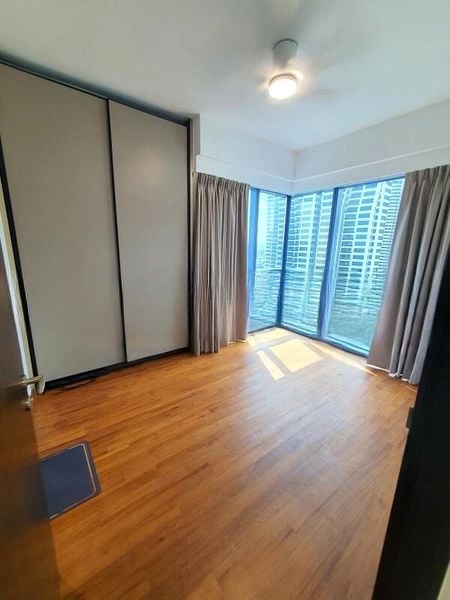 WILSHIRE RESIDENCES 5