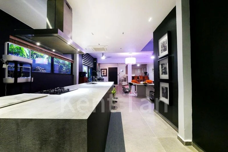 FOREST HILLS CONDOMINIUM 10