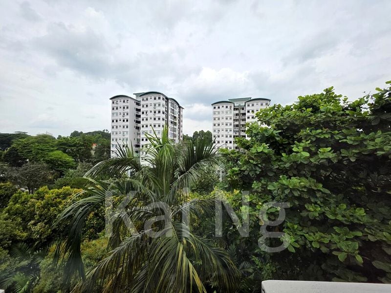 EMERALD APARTMENTS 4