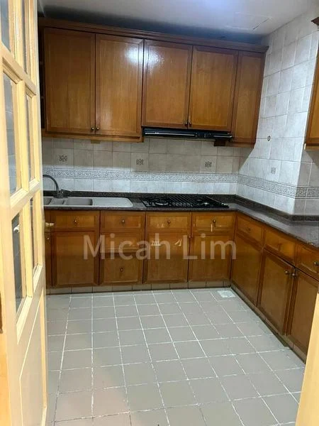 SHERWOOD CONDOMINIUM 4