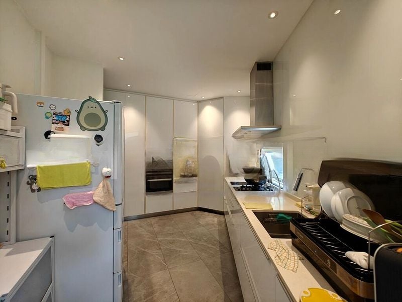 RESIDENCES AT 338A 1