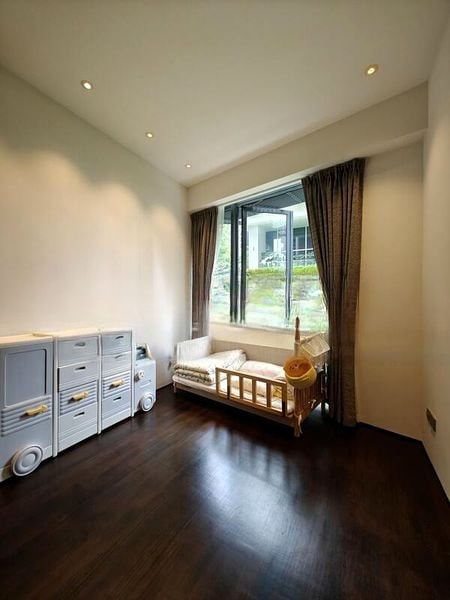 RESIDENCES AT 338A 8