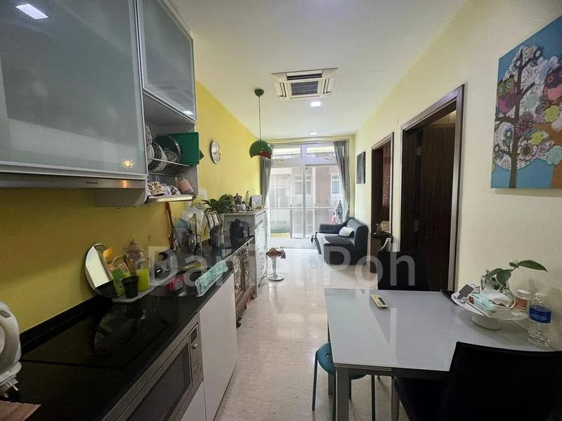 SUITES @ PAYA LEBAR 7