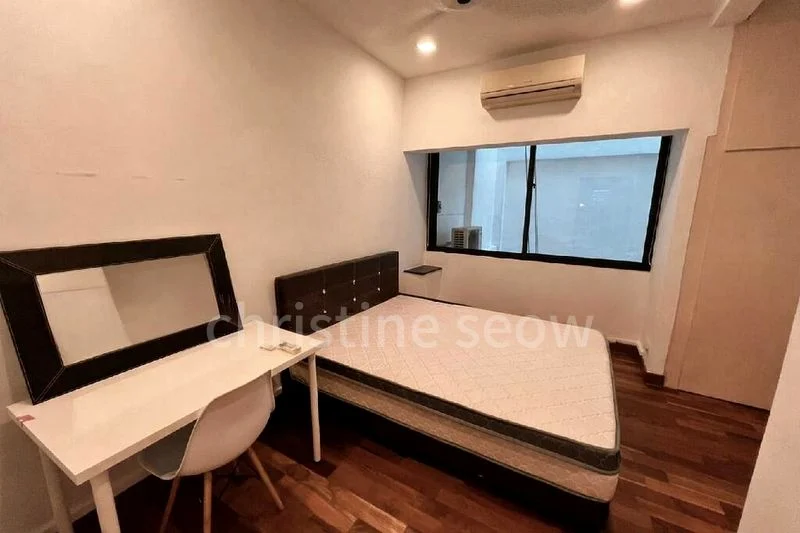 TOWNHOUSE APARTMENTS 12