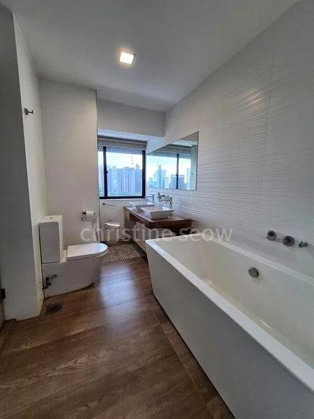 TOWNHOUSE APARTMENTS 14