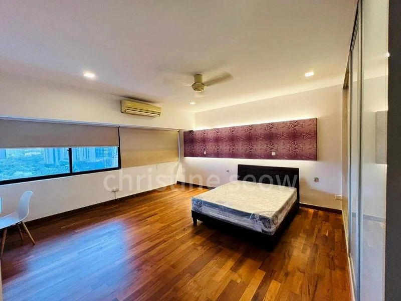 TOWNHOUSE APARTMENTS 15