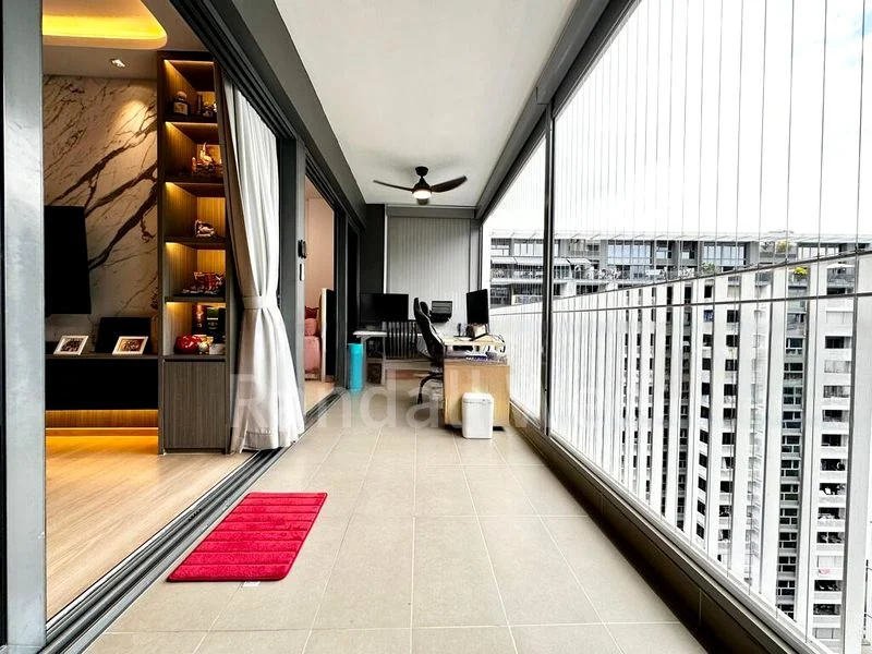 THE LAKEFRONT RESIDENCES 5