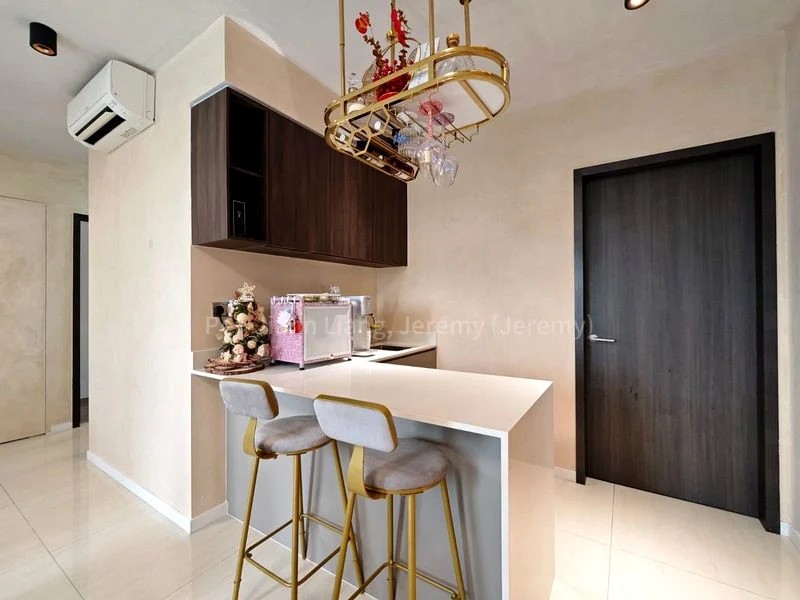 RIVERFRONT RESIDENCES 4