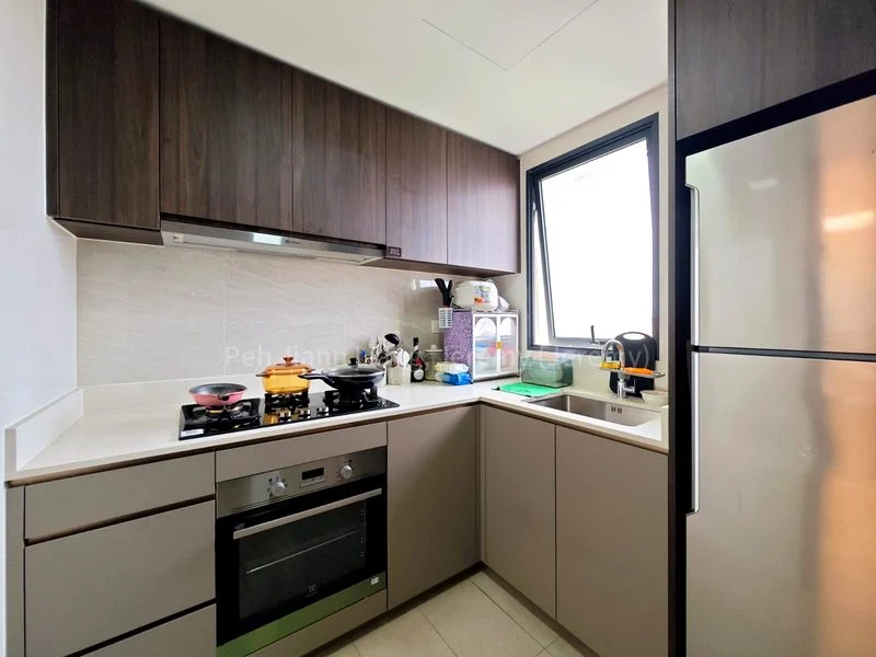 RIVERFRONT RESIDENCES 8