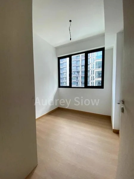 TREASURE AT TAMPINES 7