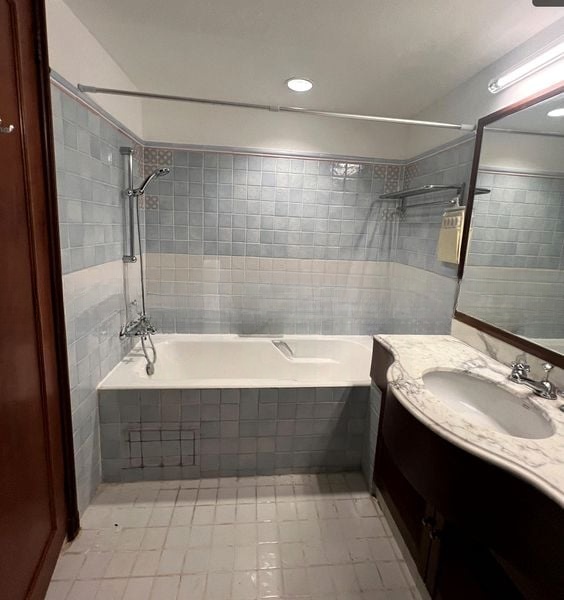 CAVENAGH LODGE 7