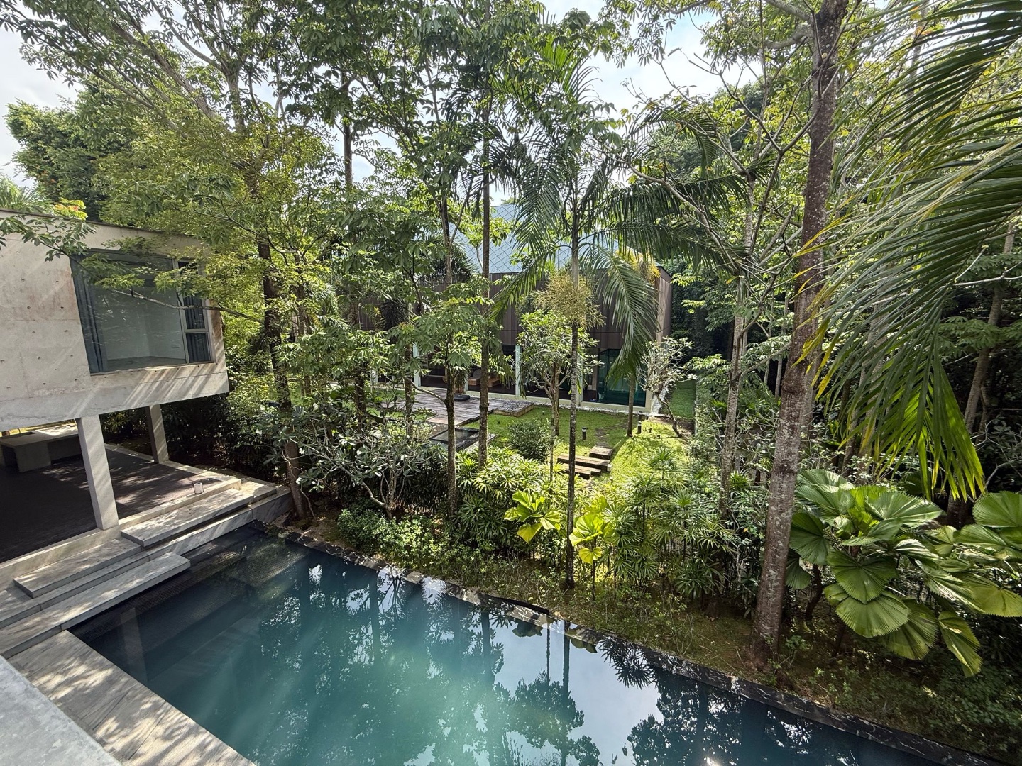 1 KING ALBERT PARK 3