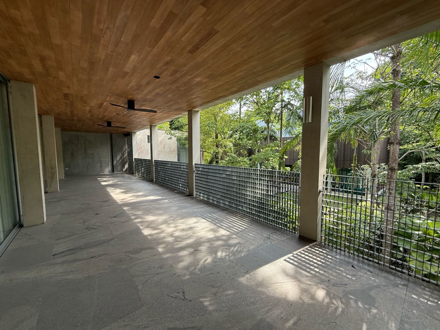 1 KING ALBERT PARK 6