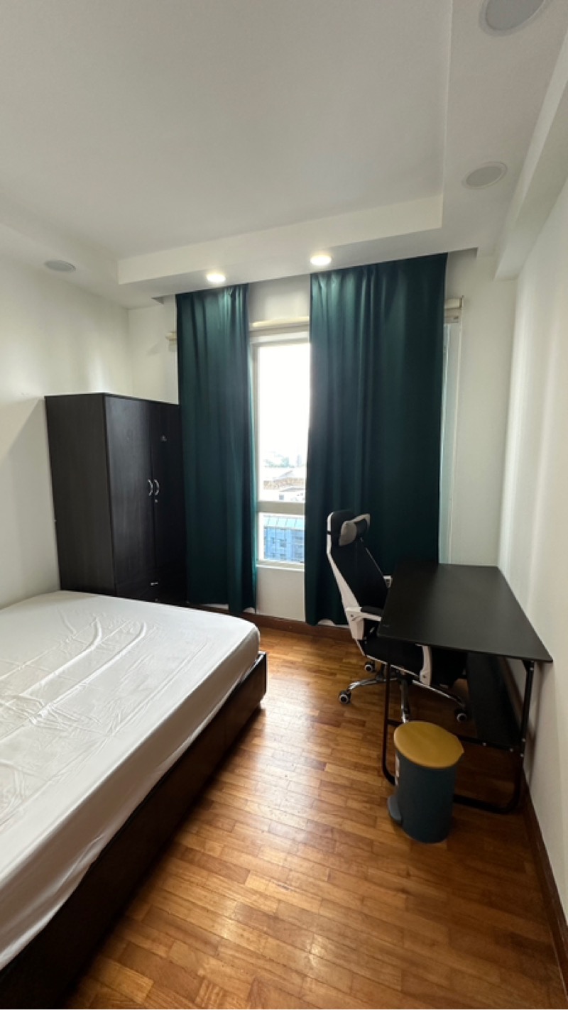 BURLINGTON SQUARE 10