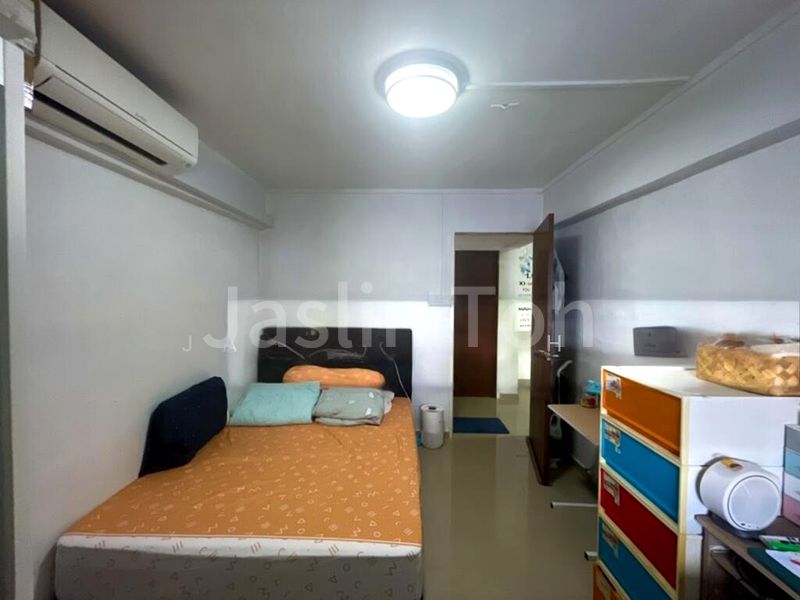 JURONG EAST ST 13 12