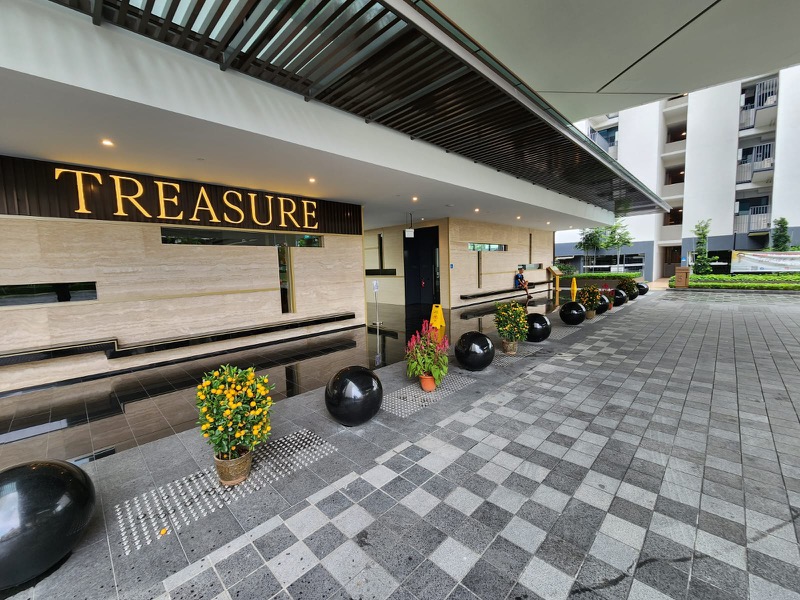 TREASURE AT TAMPINES 5