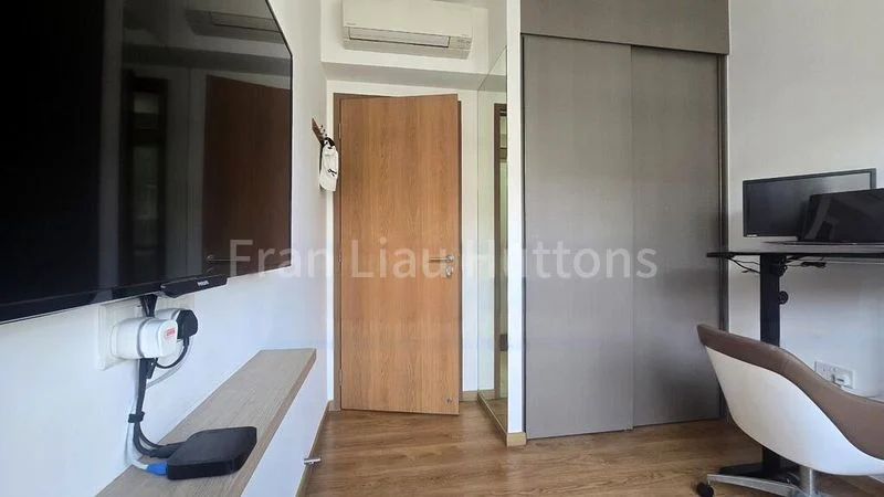 RIVERCOVE RESIDENCES 5