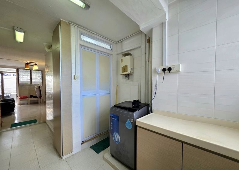 UPP ALJUNIED LANE 12