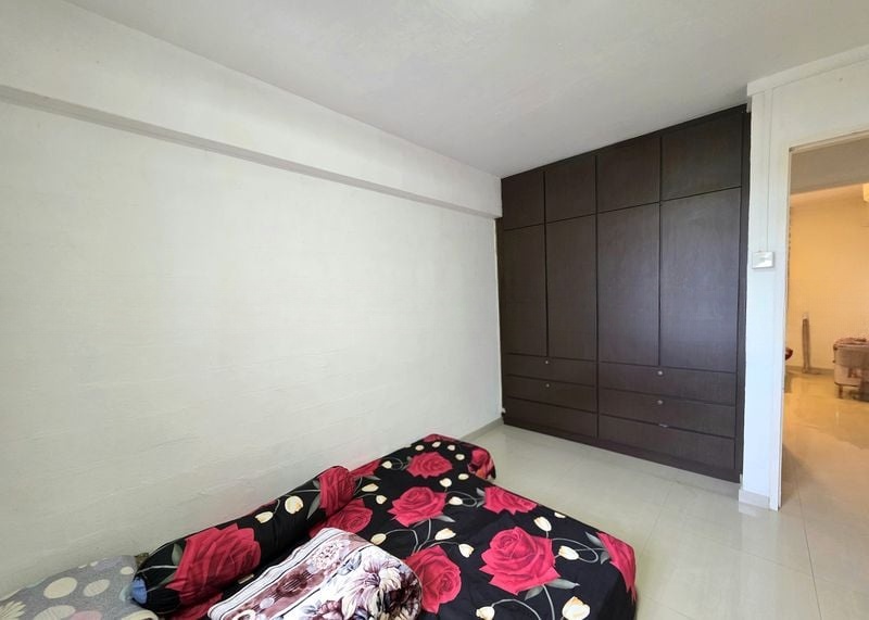 UPP ALJUNIED LANE 11