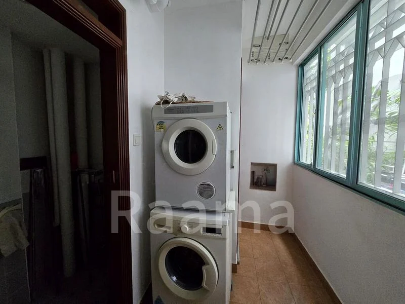 BALLOTA PARK CONDOMINIUM 12