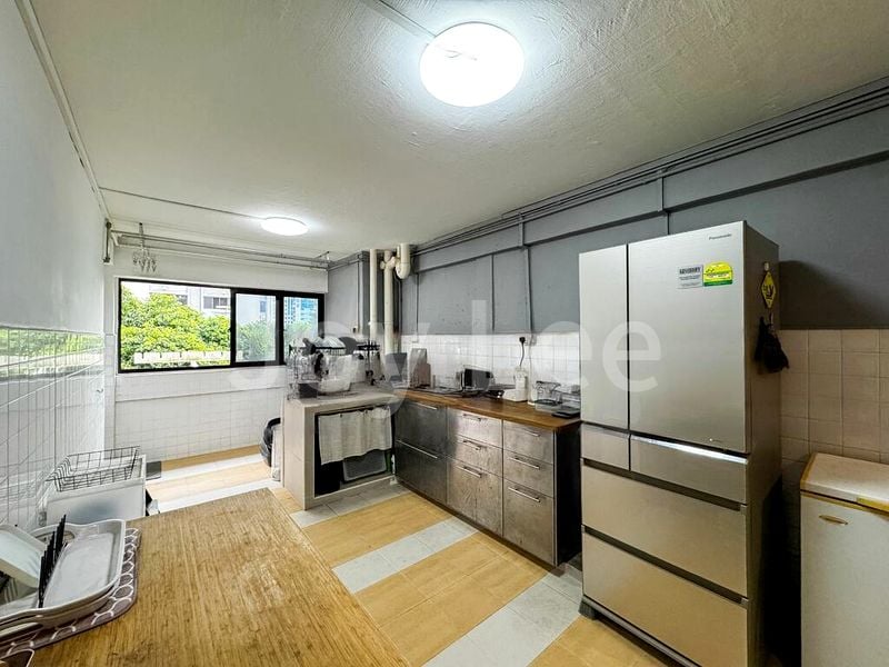 ANG MO KIO AVE 10 10