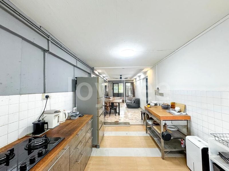 ANG MO KIO AVE 10 12