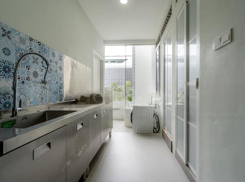 IVORY APARTMENTS 9