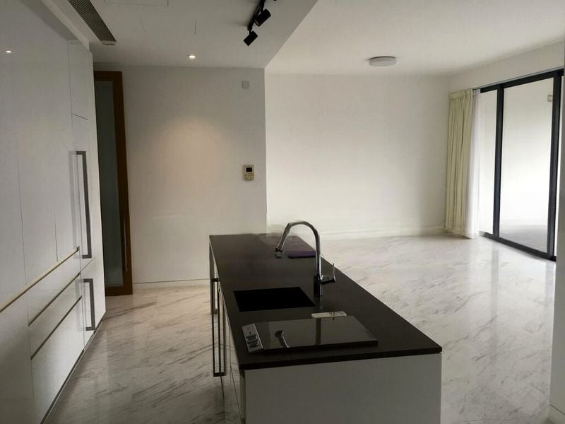 111 EMERALD HILL 14