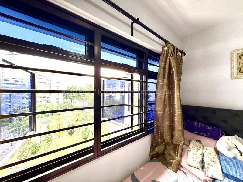 JURONG EAST ST 32 13