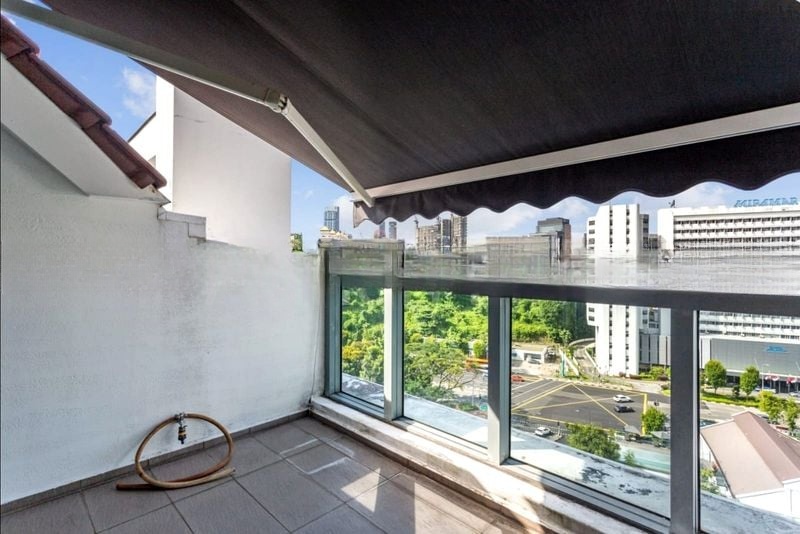 WATERMARK ROBERTSON QUAY 11