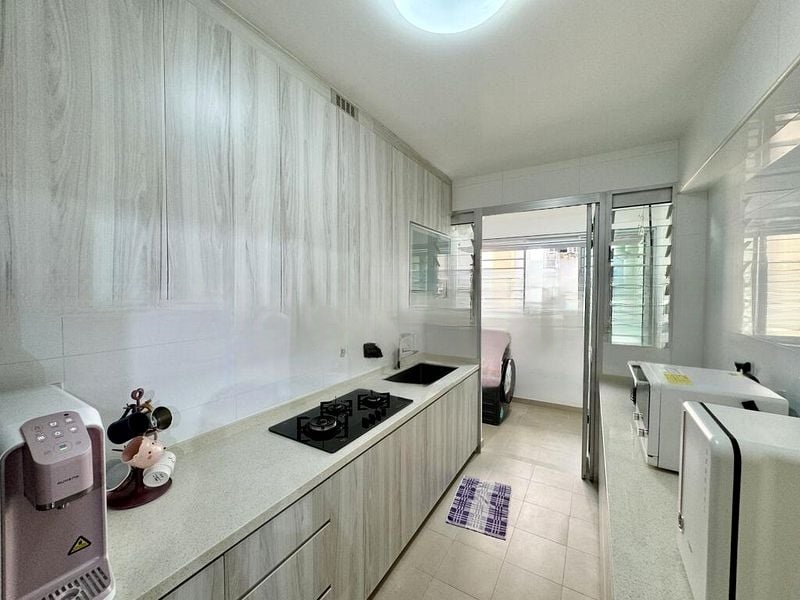 BT BATOK WEST AVE 8 6