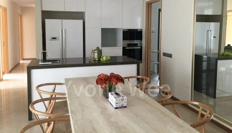 THE LINCOLN RESIDENCES 4