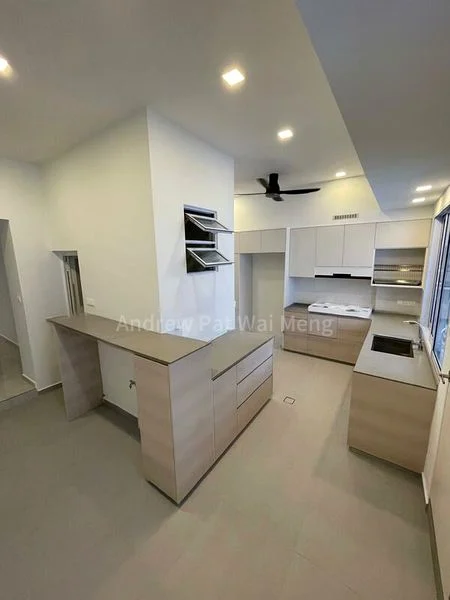 KENSINGTON PARK CONDOMINIUM 8