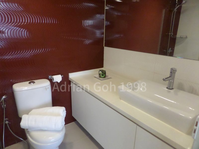 INTERNATIONAL PLAZA 10