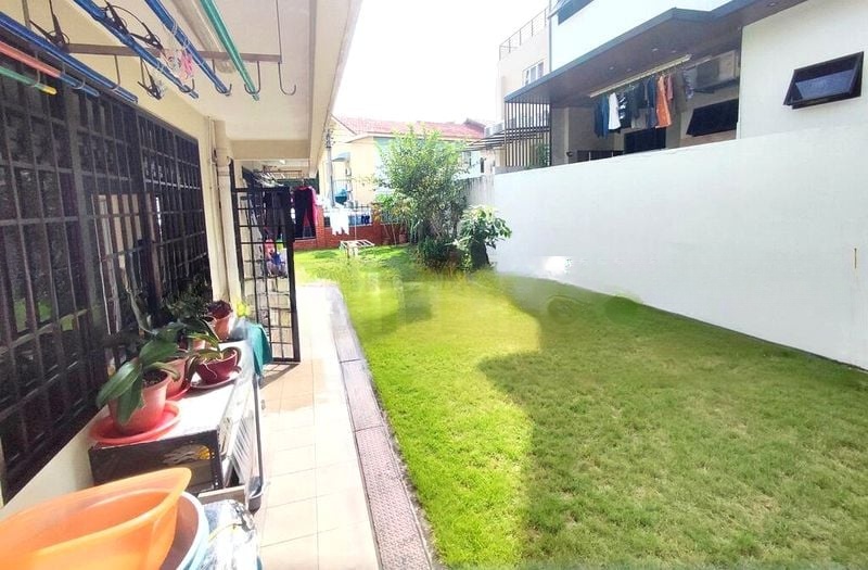 BEAUTY GARDEN 2